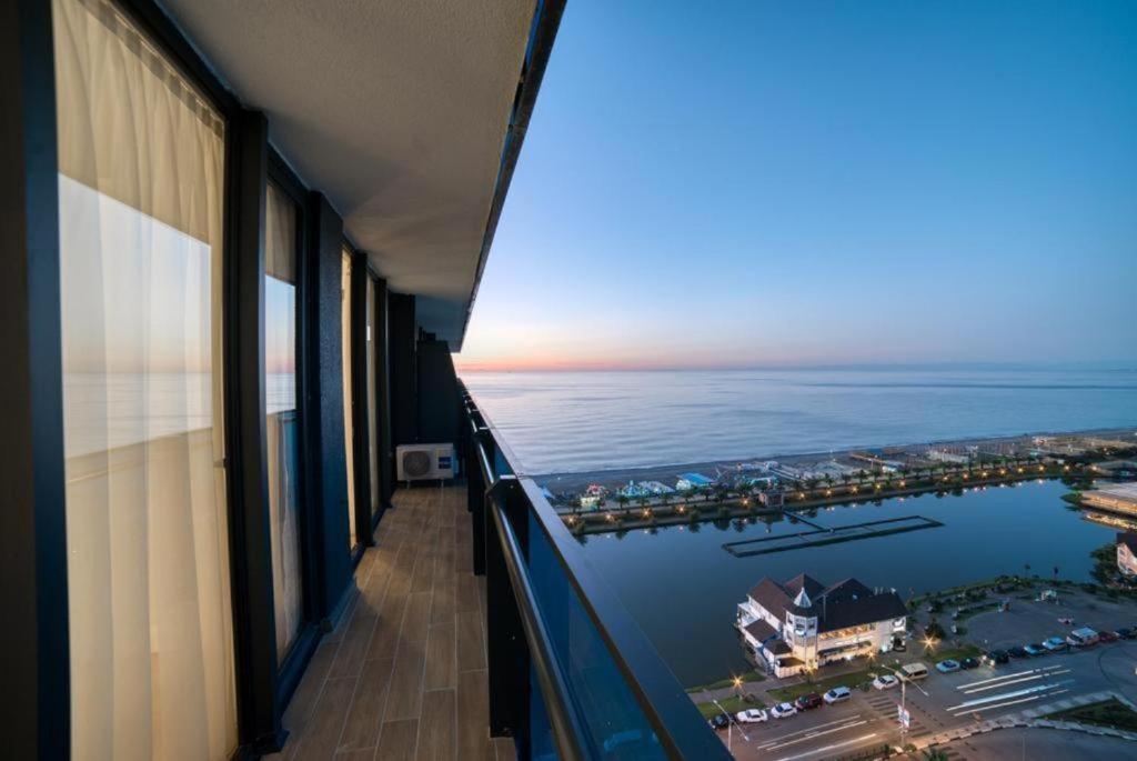 Orbi City In Batumi Exteriör bild